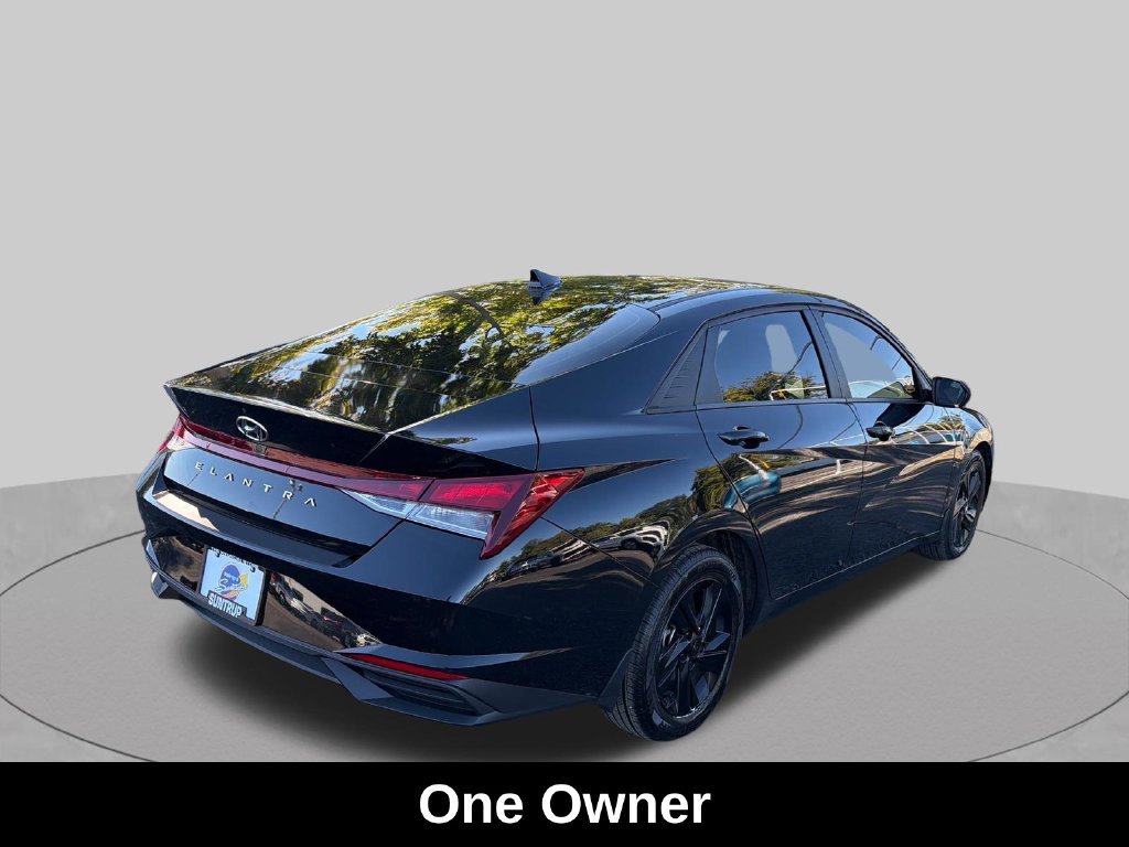 Used 2023 Phantom Black Hyundai SEL image 6