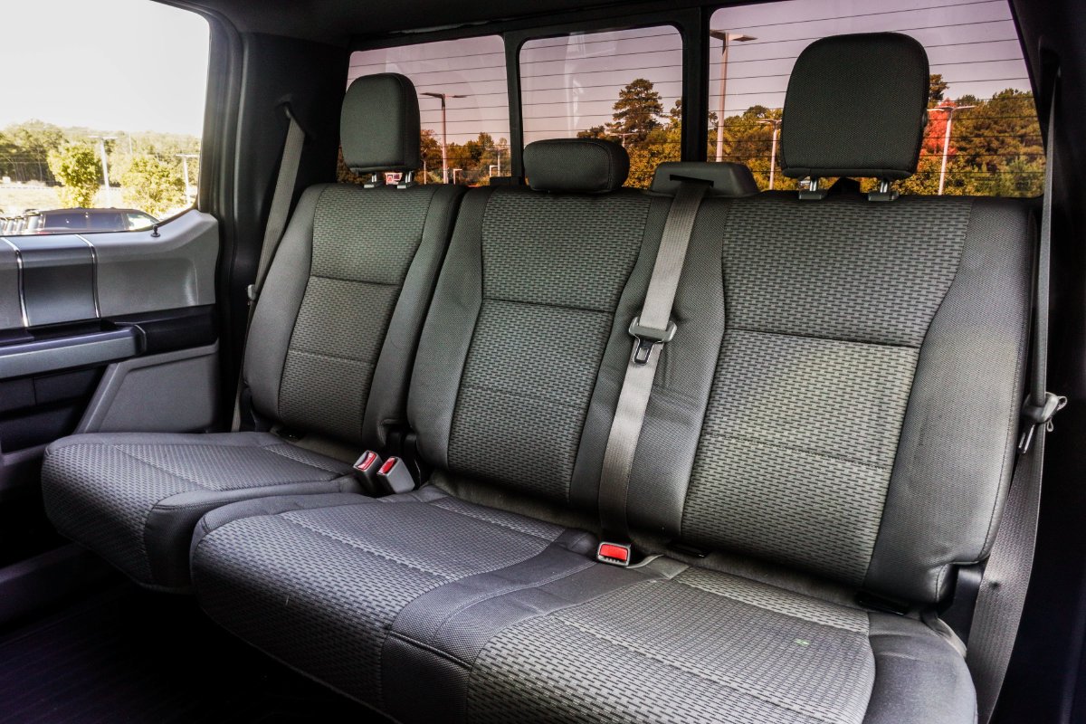 Used 2016 Gray Ford XLT image 35