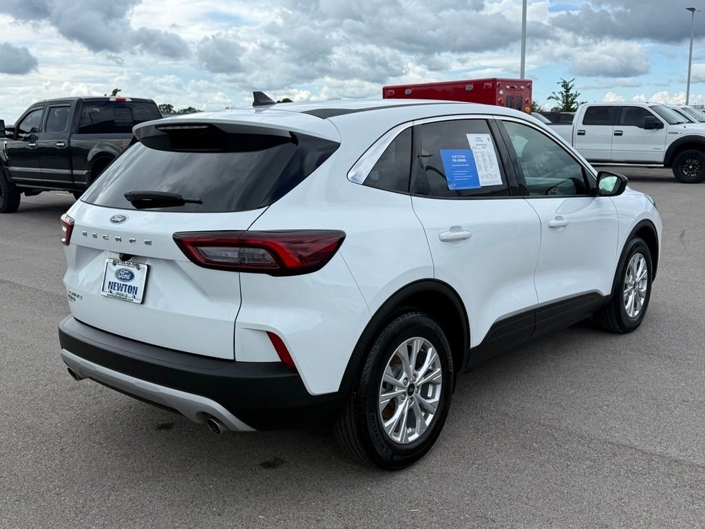 Used 2023 Oxford White Ford Active image 33
