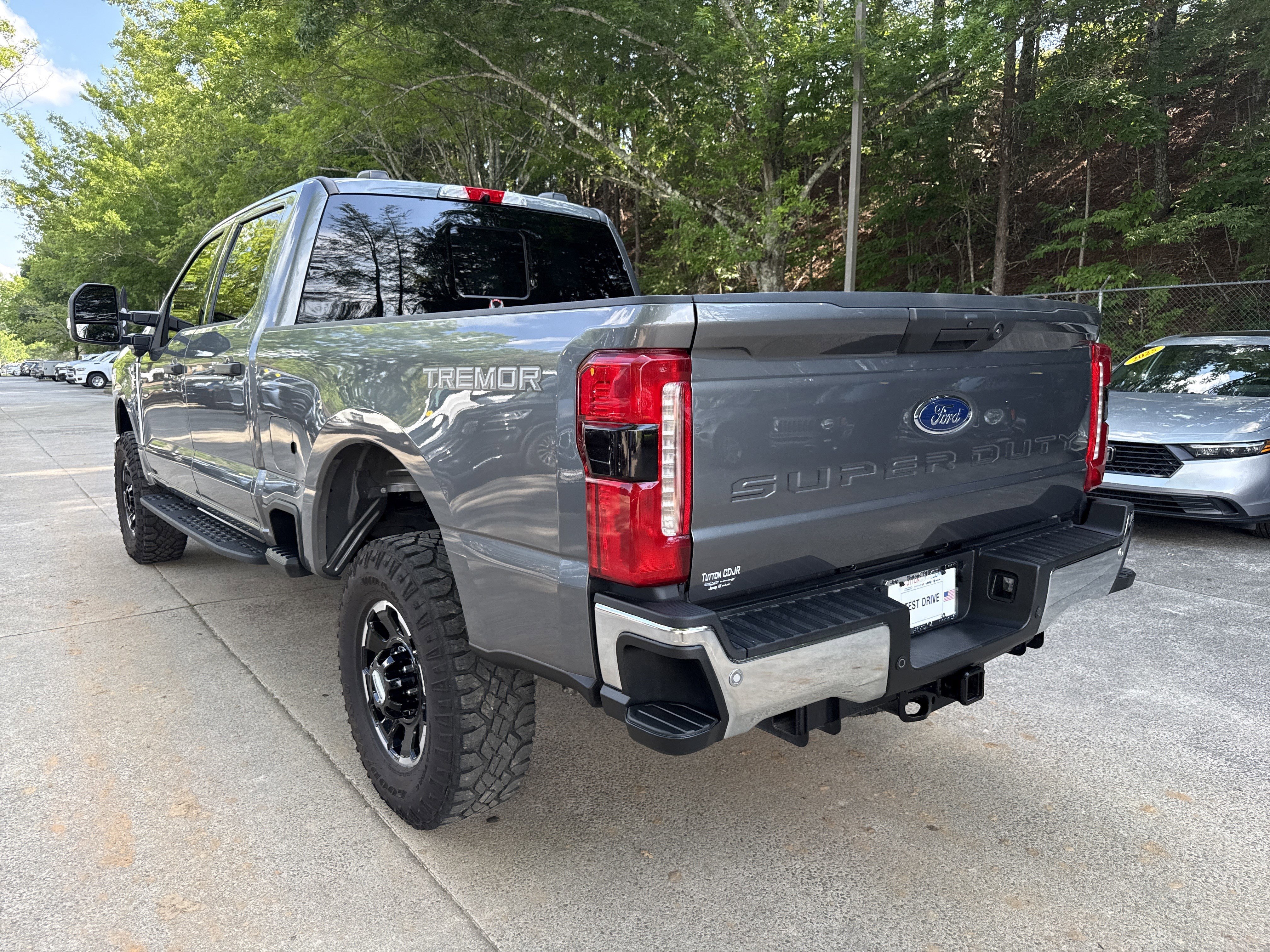Used 2025 Gray Metallic Ford XLT image 5