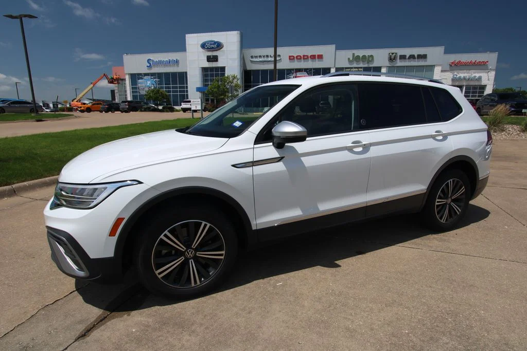 Used 2024  Volkswagen 2.0T Wolfsburg Edition image 18