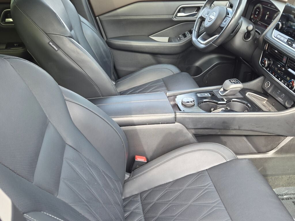 Certified Used 2023 Black Nissan Platinum image 6