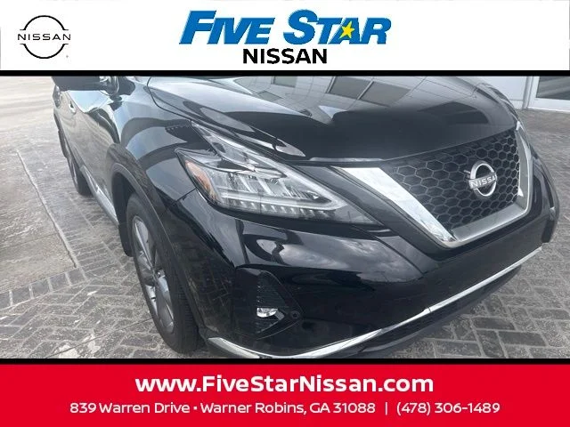 Used 2024 Black Nissan Platinum image 3