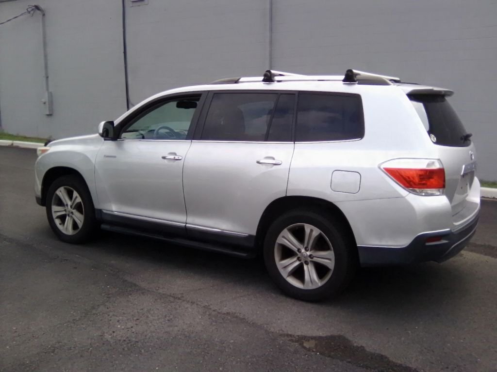 Used 2013 Silver Toyota Limited image 6