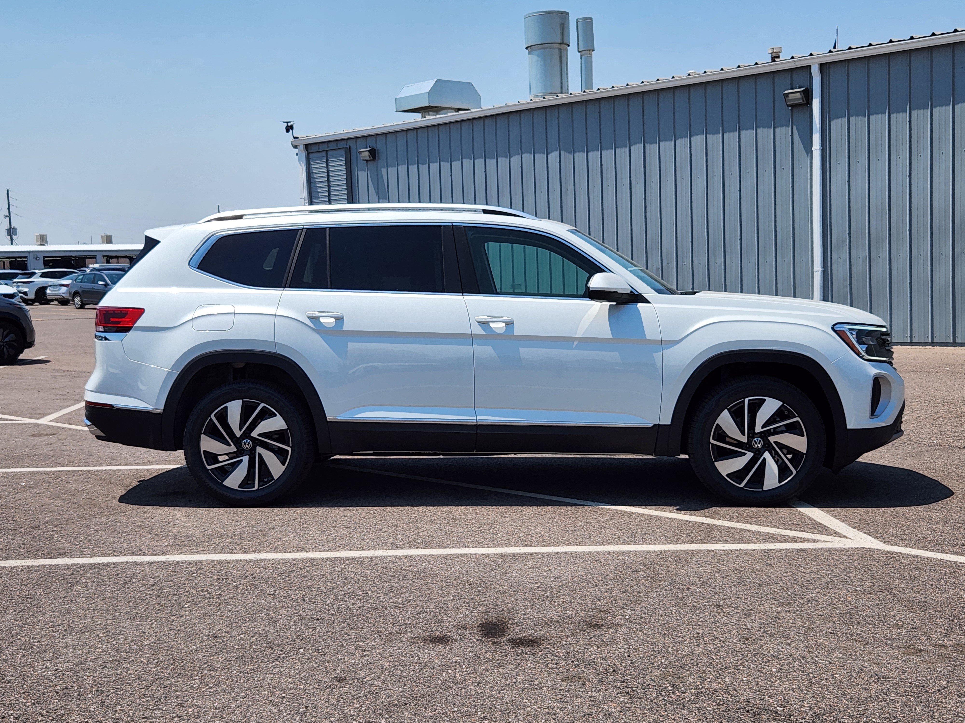 New 2026 White Volkswagen 2.0T SEL image 4