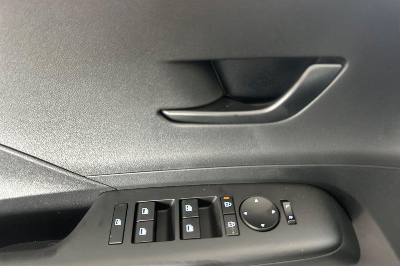 New 2027  Hyundai SE FWD image 10