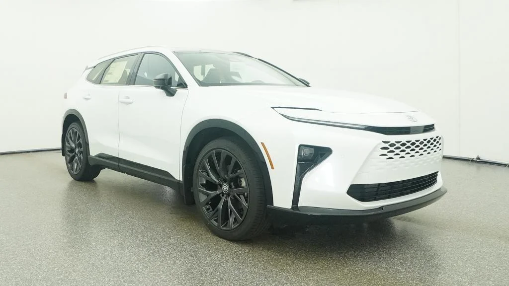 New 2026 Oxygen White Toyota Limited image 9