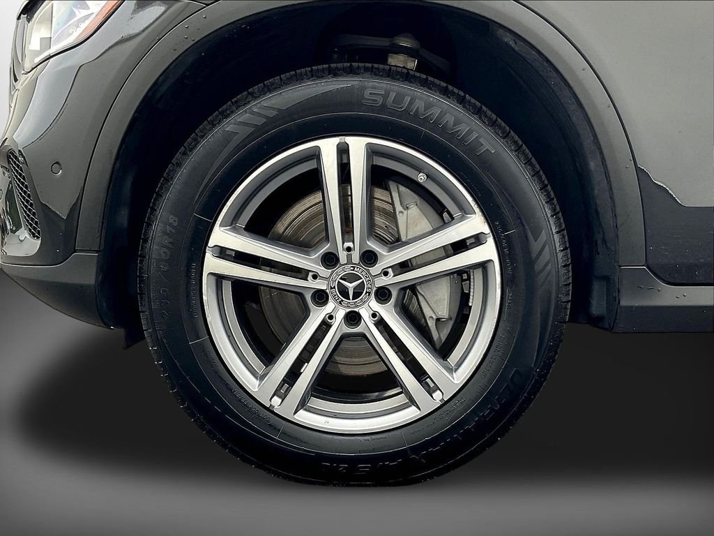 Used 2022 Black Mercedes-Benz GLC 300 image 33