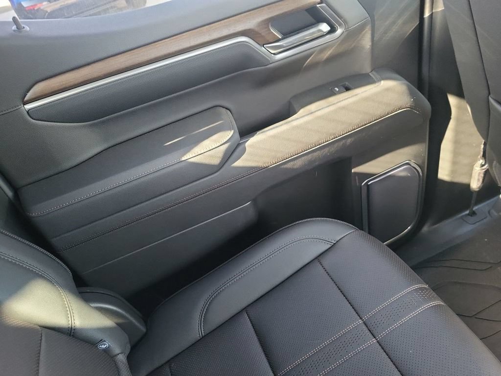 Used 2025 Black Chevrolet High Country image 15