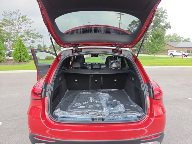 New 2027 MANUFAKTUR Patagonia Red Metallic Mercedes-Benz GLC300 image 28