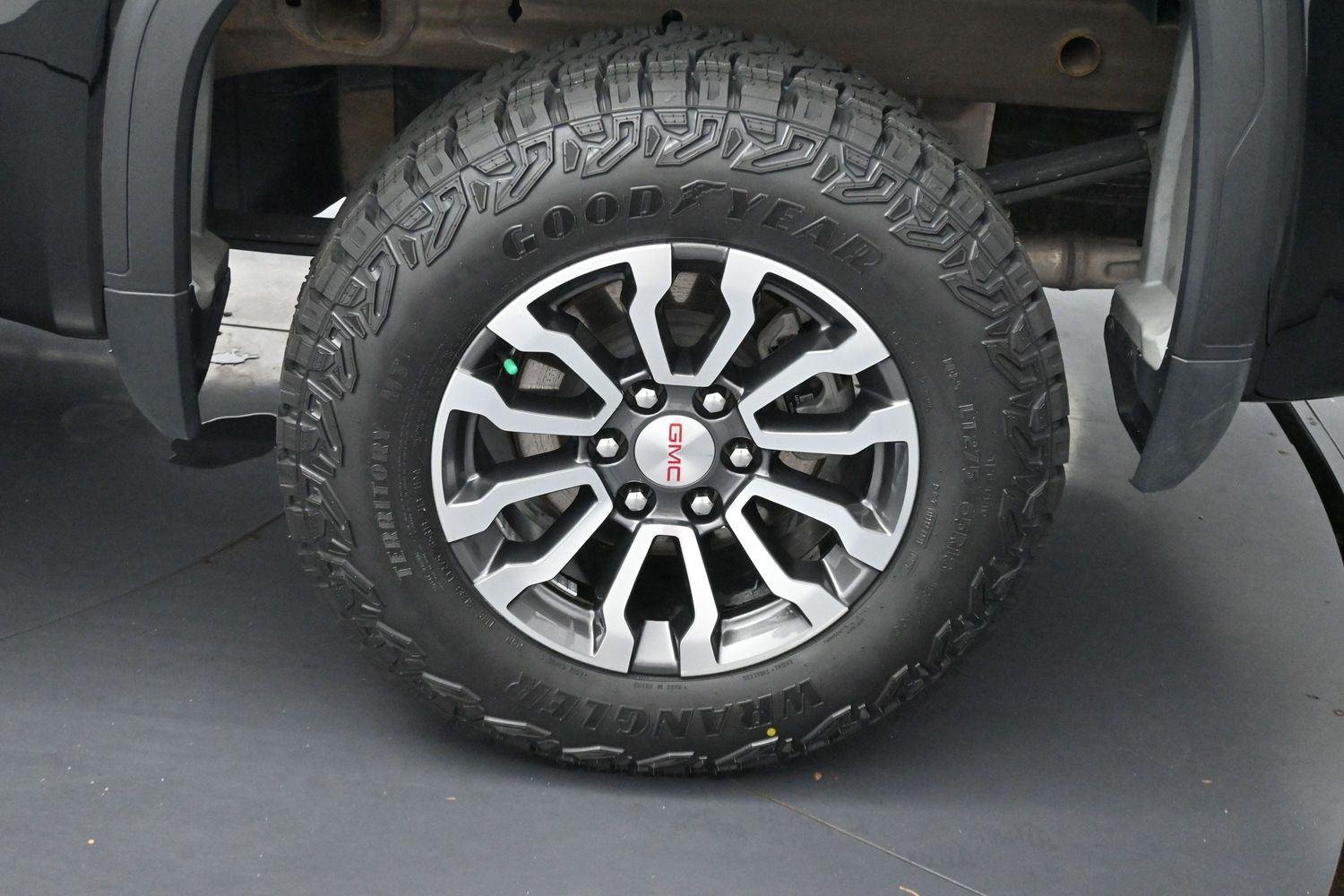 Used 2023 Onyx Black GMC AT4 image 37