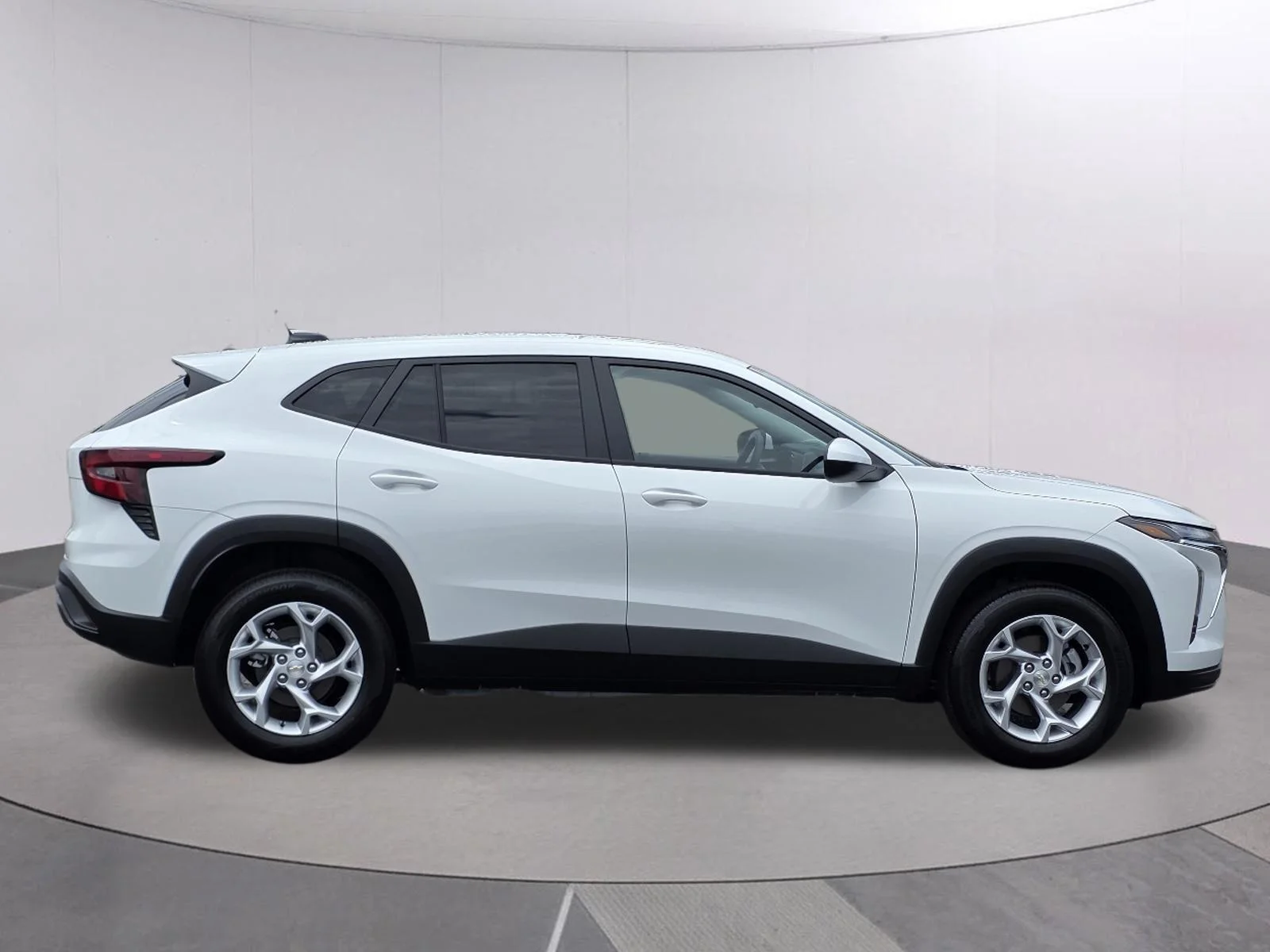 Used 2026 Summit White Chevrolet LS image 8