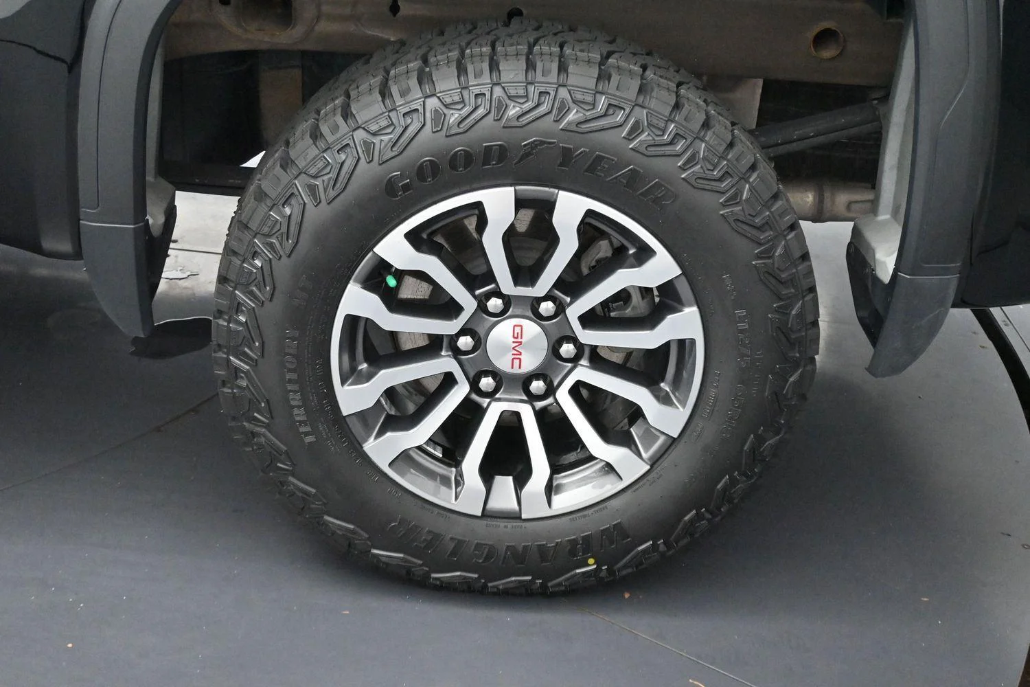 Used 2023 Onyx Black GMC AT4 image 37