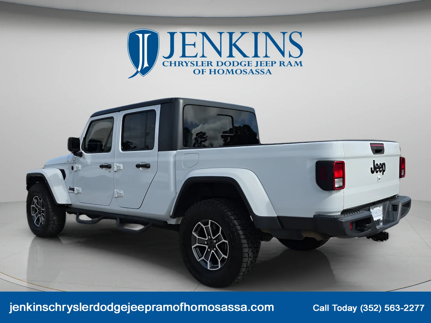 Used 2020 Bright White Clearcoat Jeep Altitude image 7