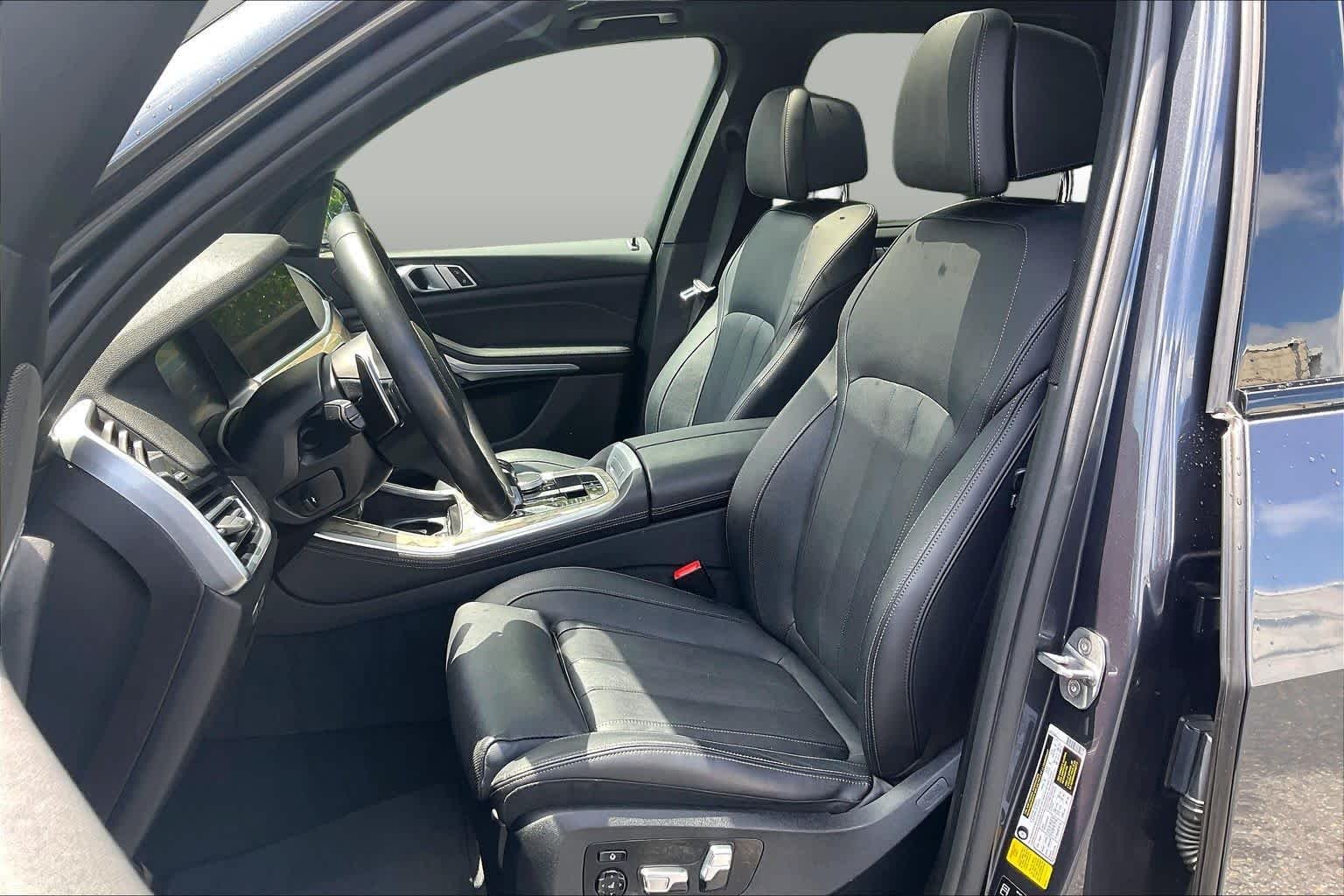 Used 2019 Arctic Gray Metallic BMW xDrive40i image 7