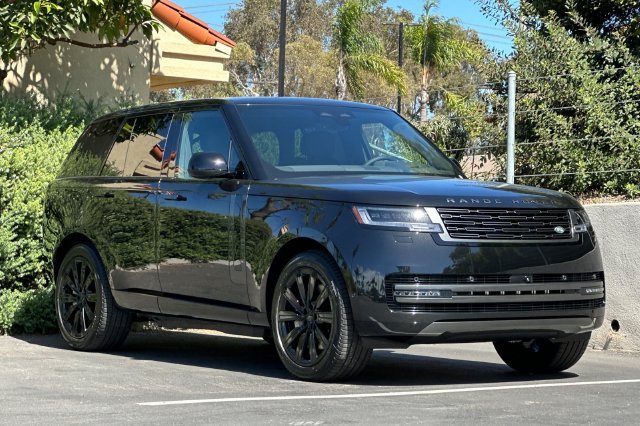 New 2026 Santorini Black Land Rover SE image 7