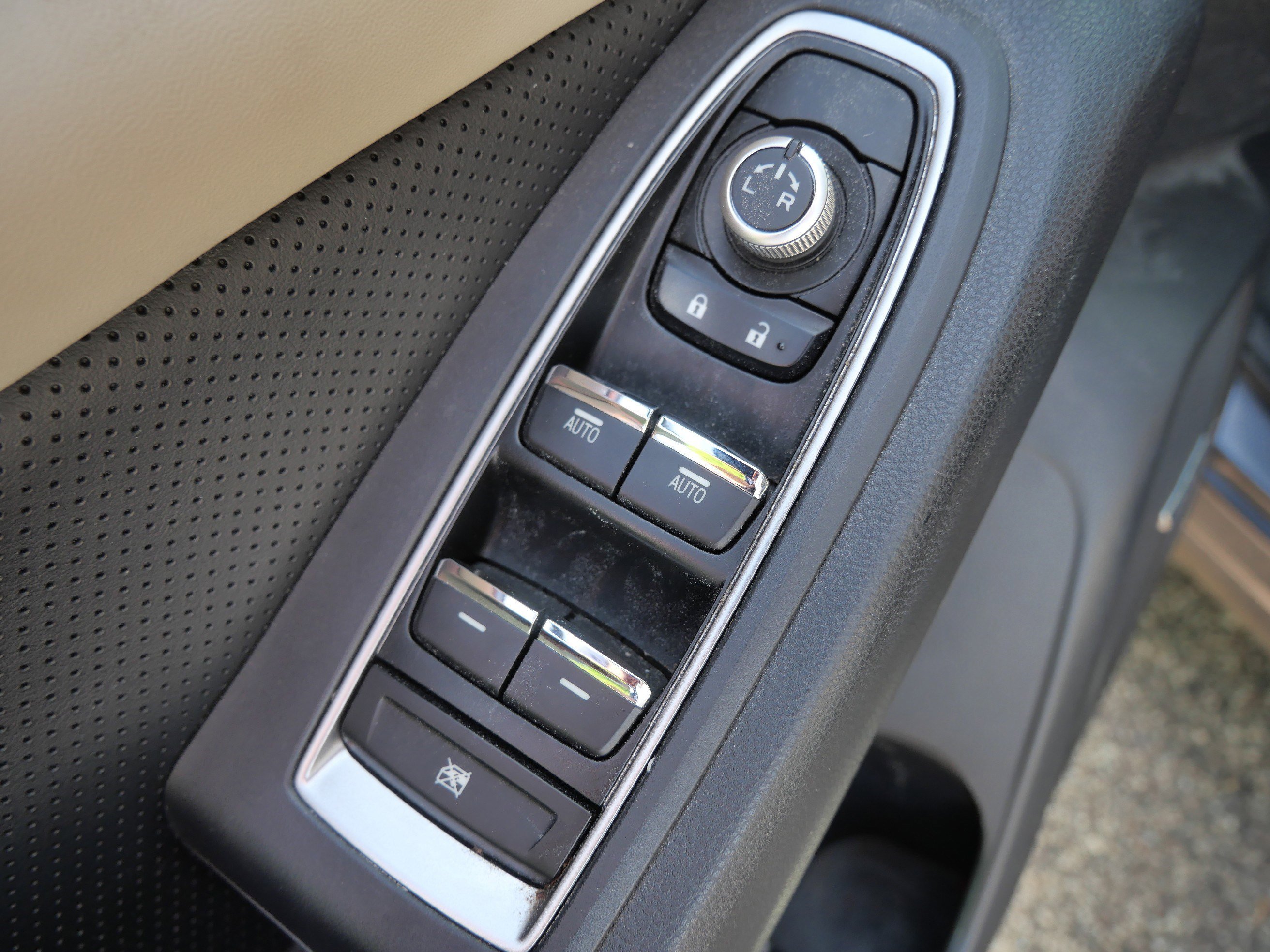 Used 2019 Magnetite Gray Metallic Subaru Touring image 19