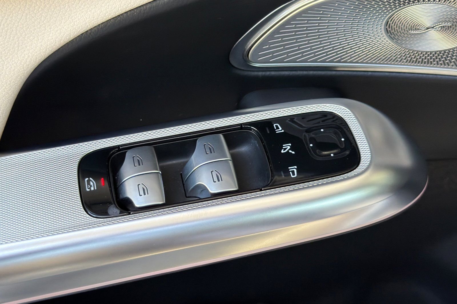 Certified Used 2025 Brown Mercedes-Benz E 350 image 29
