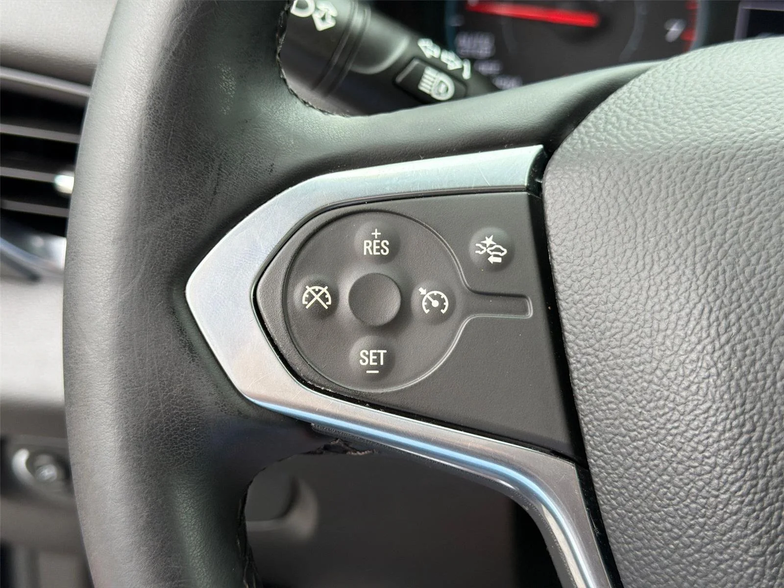 Used 2023 Mosaic Black Metallic Chevrolet LT Cloth image 39