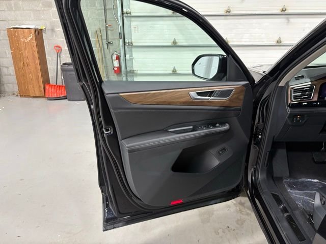 New 2026 Black Volkswagen 2.0T SE w/Technology image 9