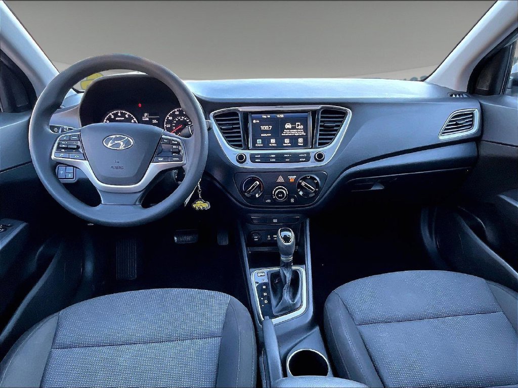 Used 2022 Silver Hyundai SEL image 21