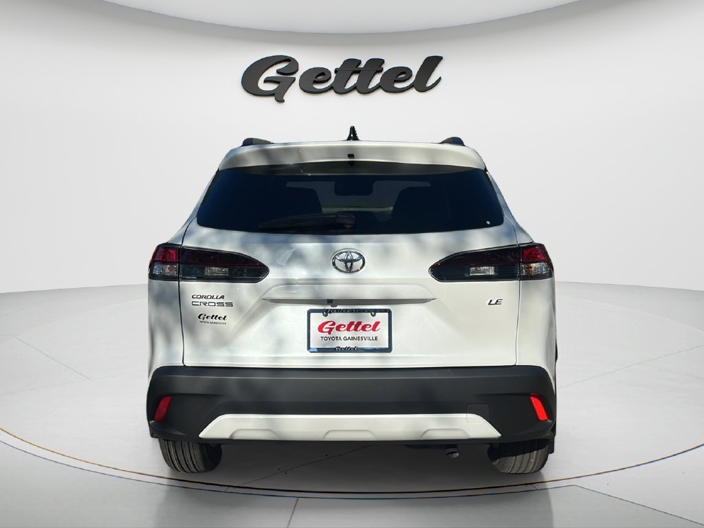 New 2026 Wind Chill Pearl <sup>1</sup> Toyota  LE image 6