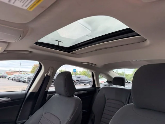 Used 2020 White Ford SE image 18
