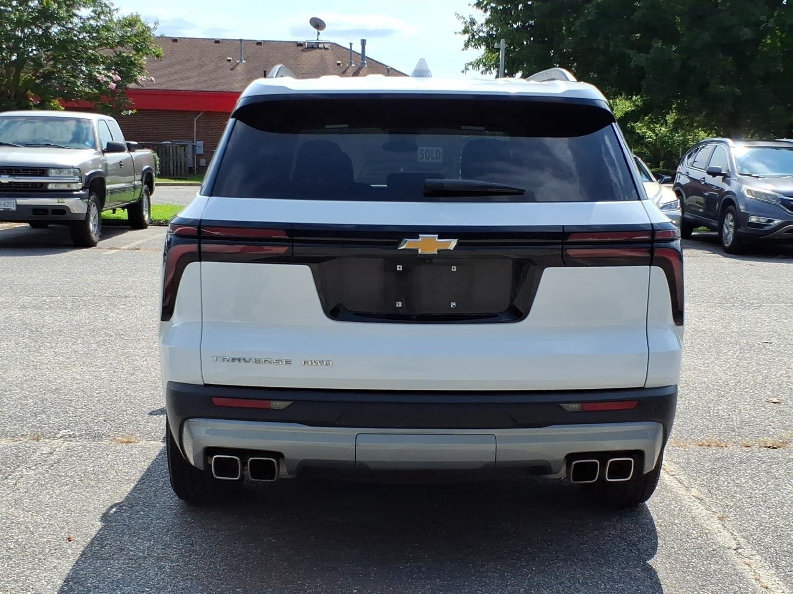 Used 2025 Summit White Chevrolet AWD LT image 4