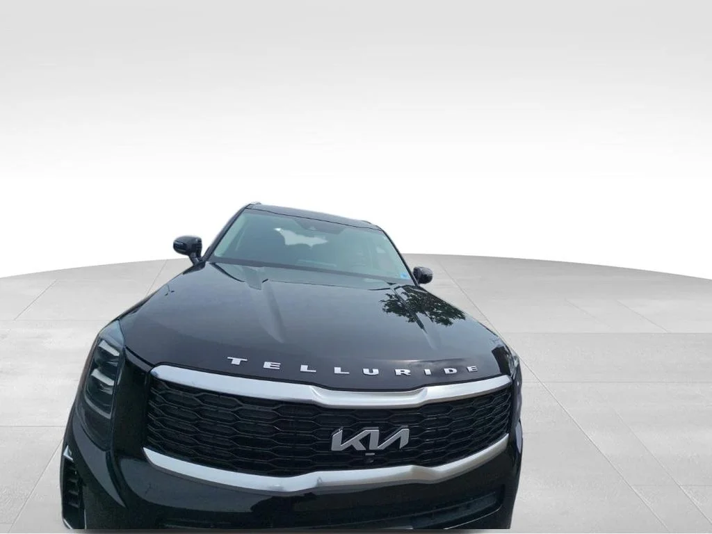 Used 2022 Black Kia SX image 3