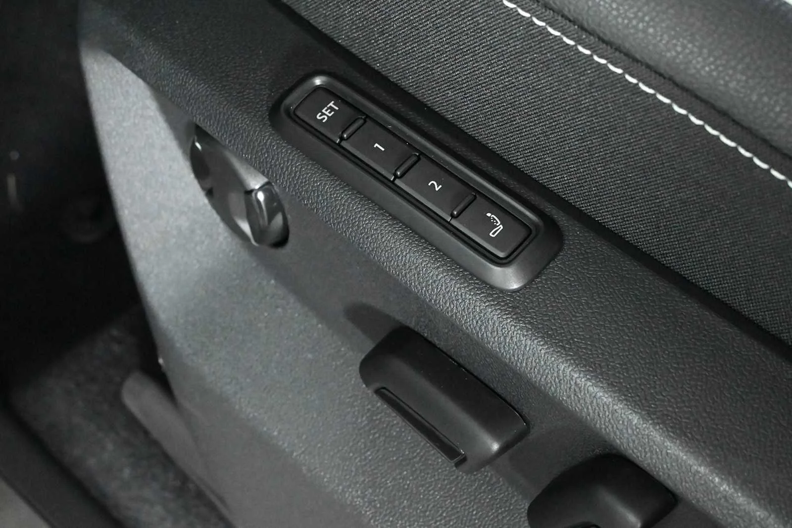 New 2026 Pure Gray Volkswagen 2.0T SEL Premium R-Line image 22
