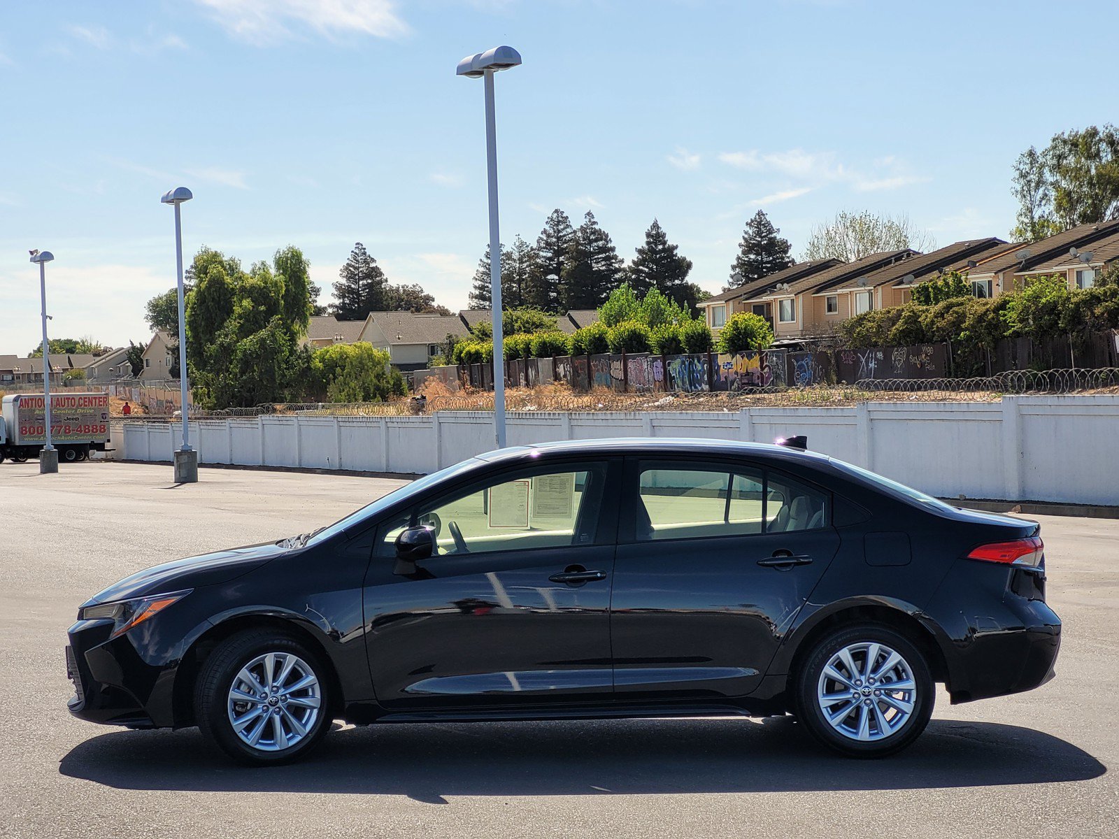 Used 2025  Toyota LE image 7
