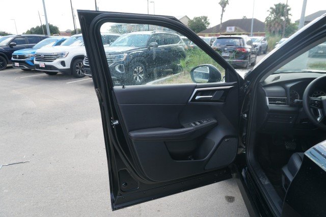 2025 Mitsubishi Outlander SE - Photo 14