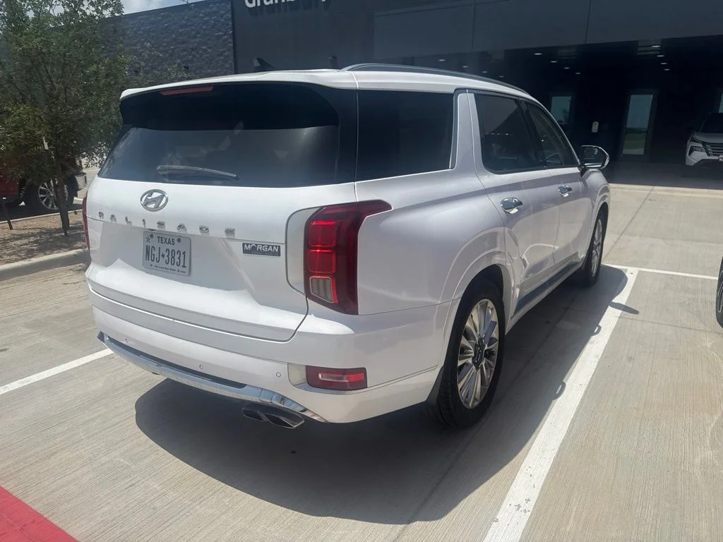 Used 2020 White Hyundai Limited image 3