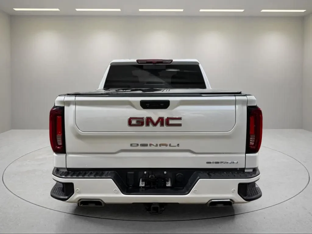 Certified Used 2022 White Frost Tricoat GMC Denali image 5