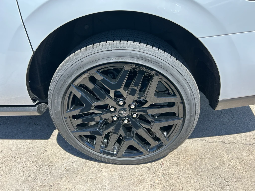 New 2026 Space Silver Metallic Ford MAX Platinum® image 29