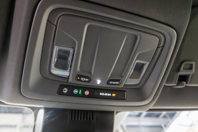 New 2026 Summit White Chevrolet LT (2FL) image 24