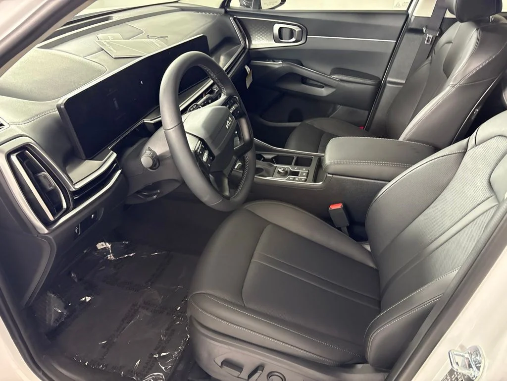 New 2026 White Kia S image 26