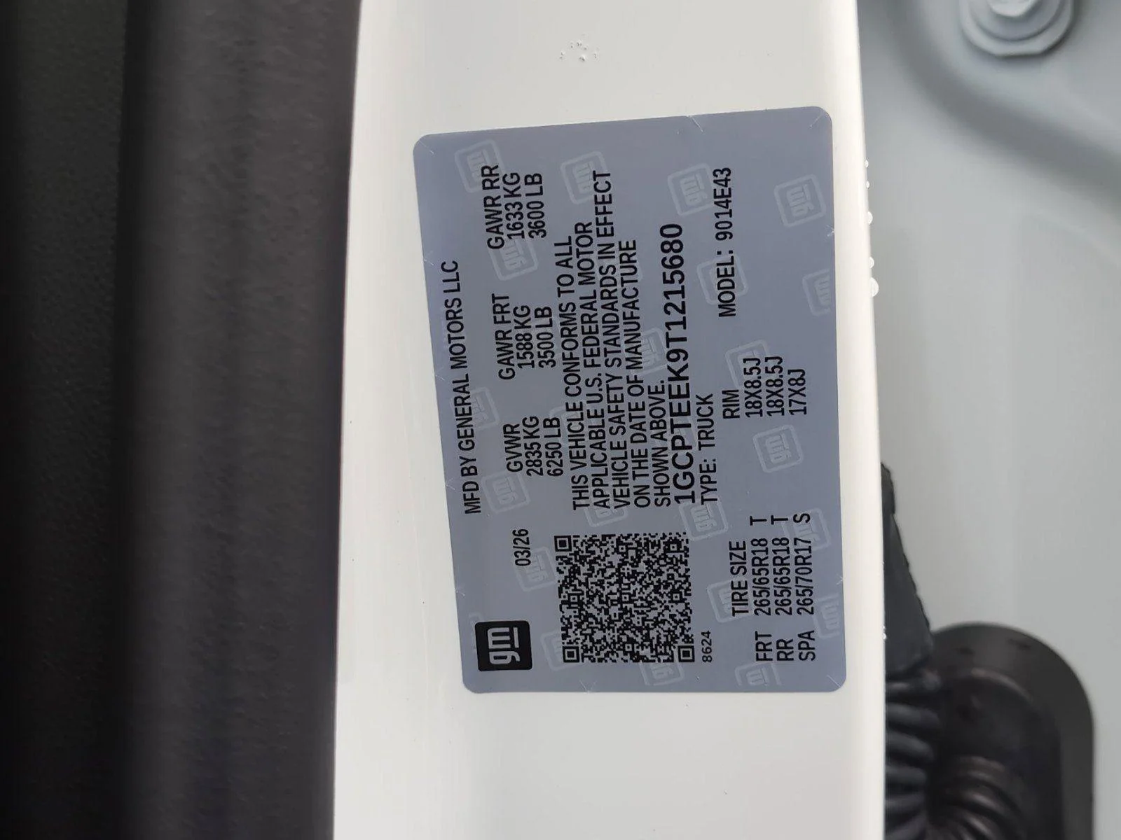 New 2026 Summit White Chevrolet Trail Boss image 33