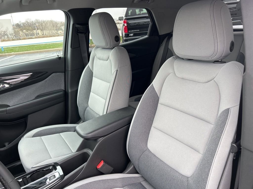 New 2026 Summit White Chevrolet LT image 19