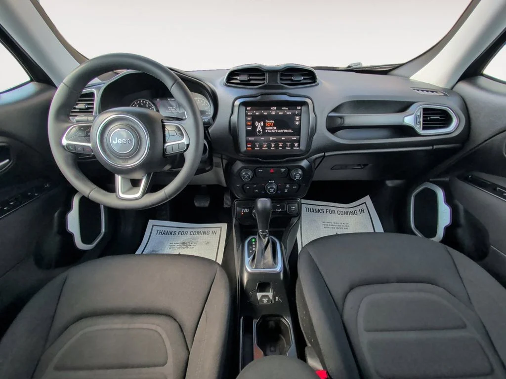 Used 2018 Gray Jeep Latitude image 10
