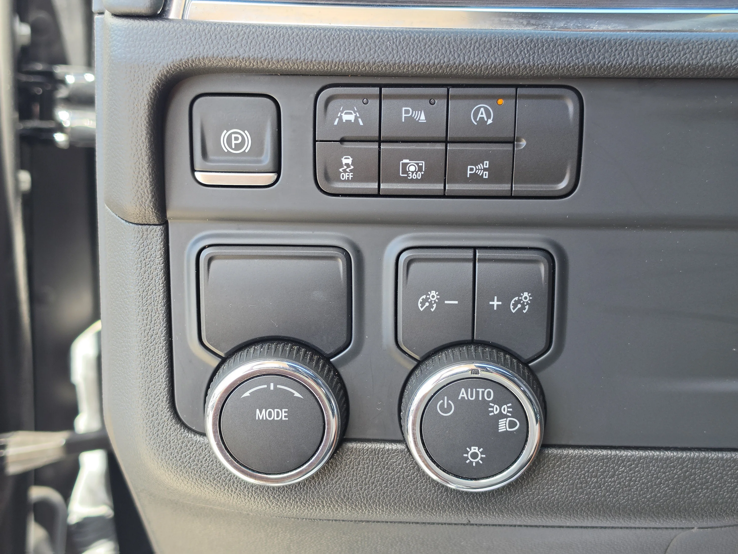 Used 2025 Black Chevrolet LT image 34