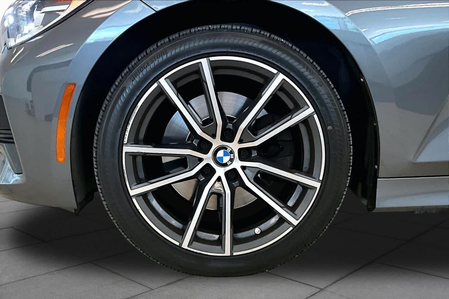 Used 2021 Mineral Gray Metallic BMW 330i image 9
