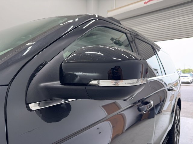 Used 2025 Dark Matter Gray Metallic Ford Platinum image 47
