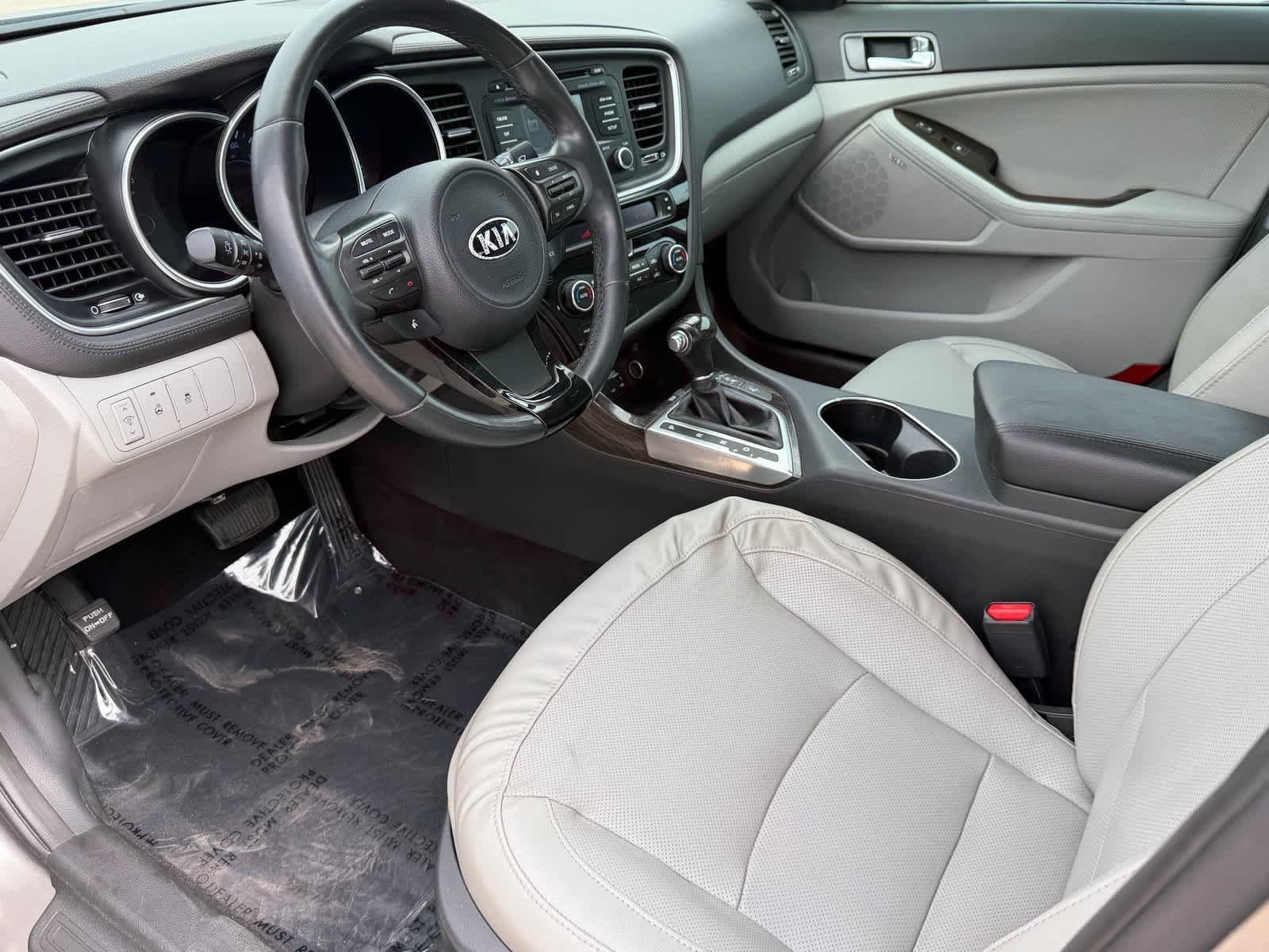 Used 2015 Kia Optima EX with VIN 5XXGN4A71FG413815 for sale in Avondale, AZ