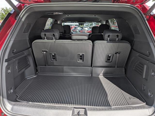 2027 Chevrolet Traverse LT - Photo 12