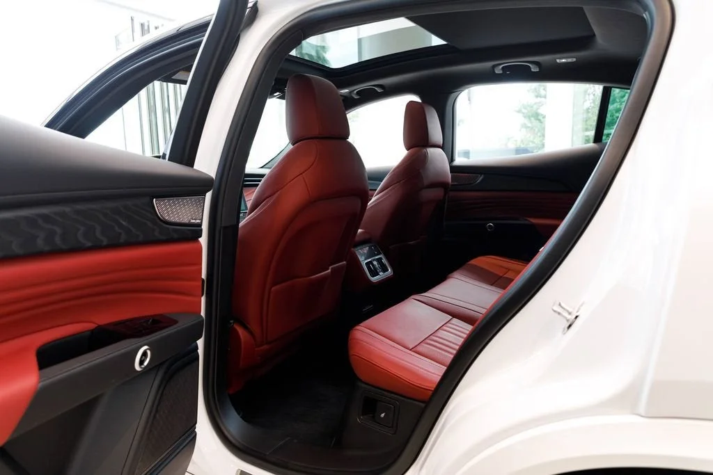 Used 2023 Bianco Maserati Modena image 23