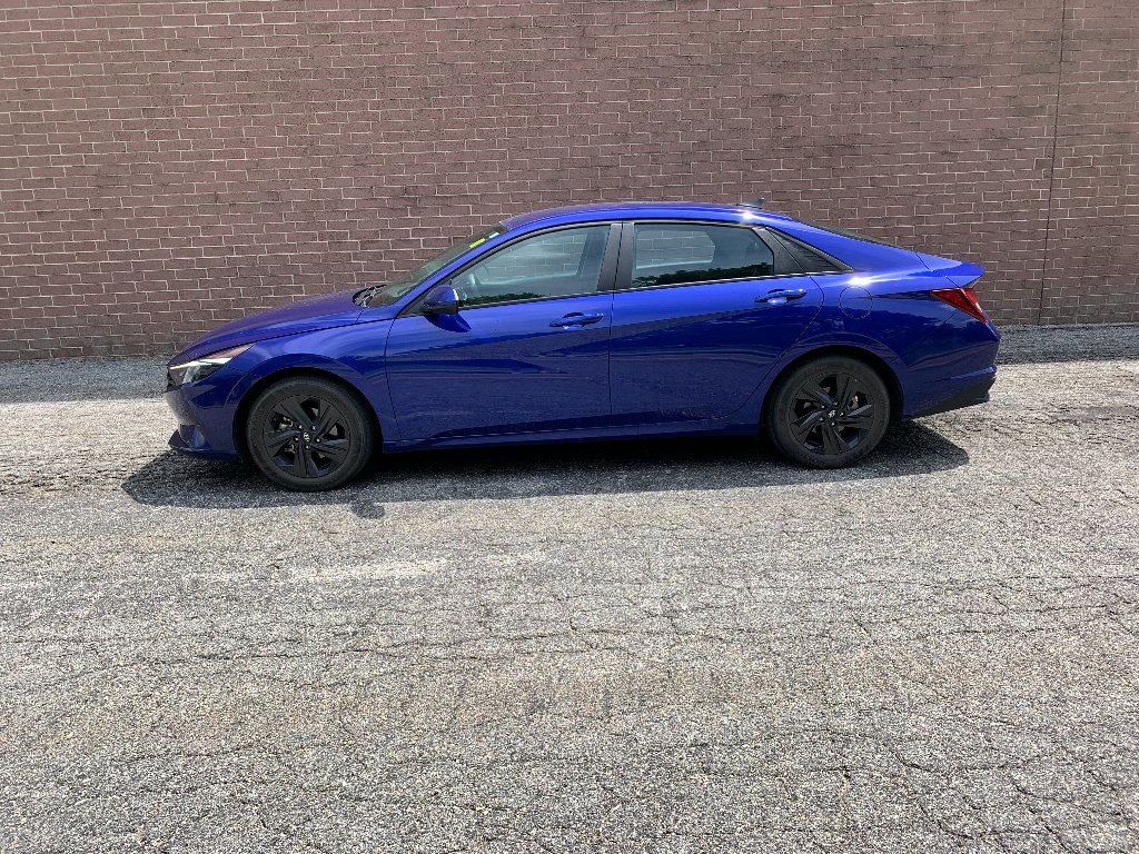Used 2023 Intense Blue Hyundai SEL image 3