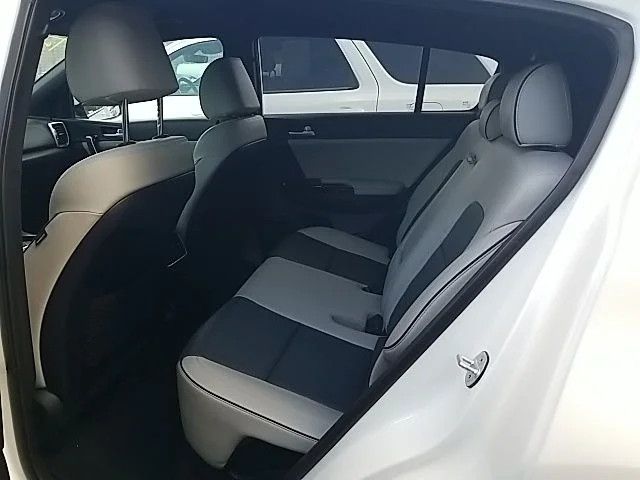 Used 2018 White Kia EX image 26