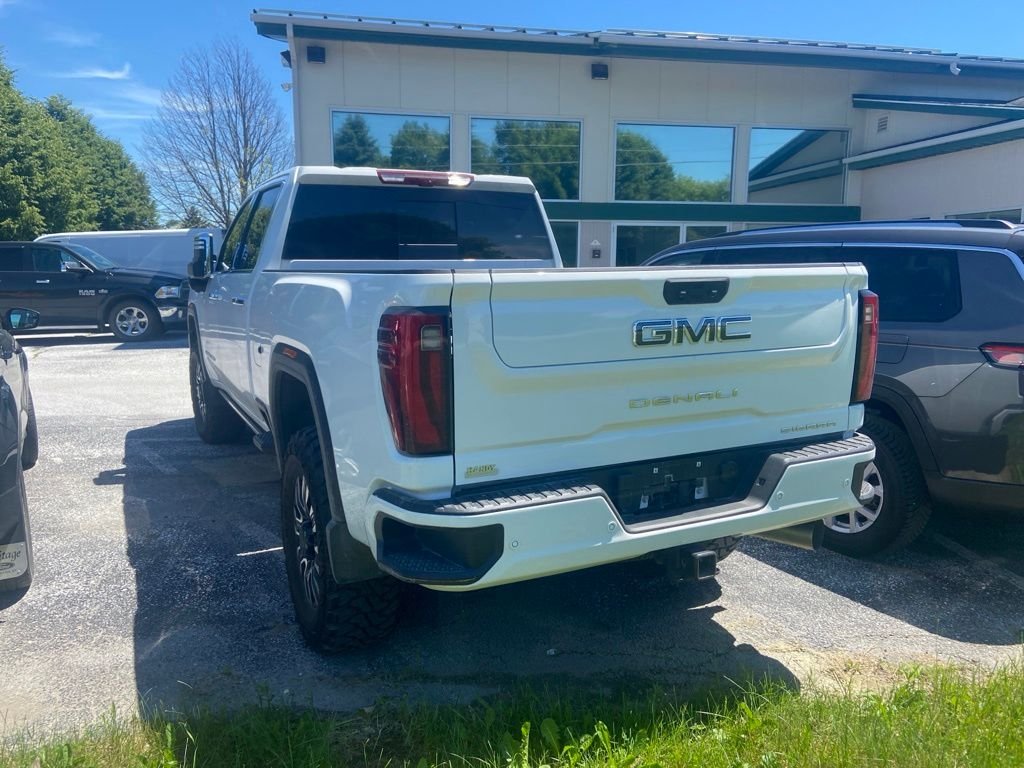 Used 2025 Summit White GMC Denali Ultimate image 4