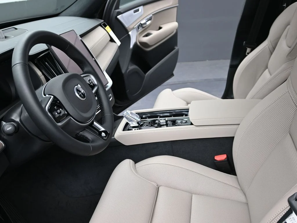 New 2026 Mulberry Red Volvo T8 Ultra image 10